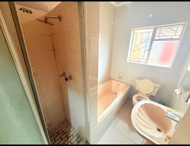 8 BEDROOM HOUSE FOR SALE IN VANDERBIJLPARK CW 1